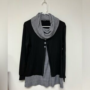 Valolia, black and white tunic, with cowl neckline, M